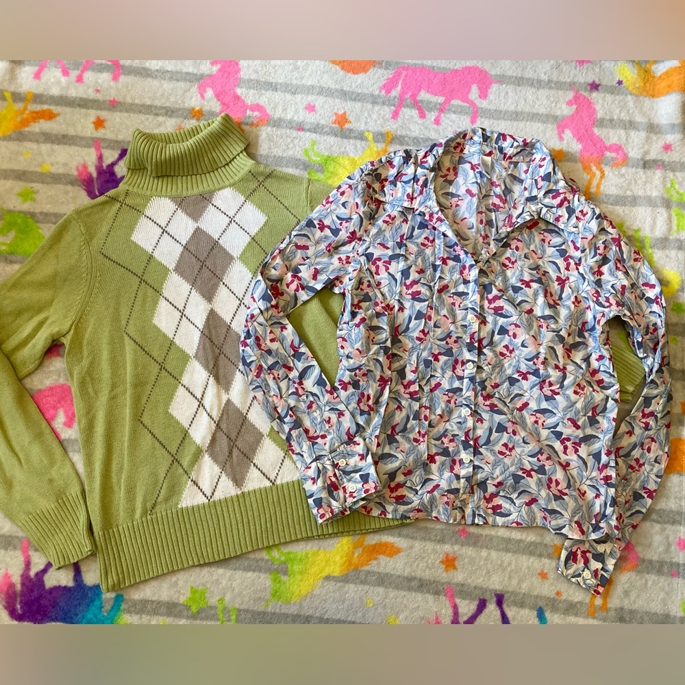 🔸Lot of 2 Early 2000s Shirts, Turtleneck and Button Down, size Large